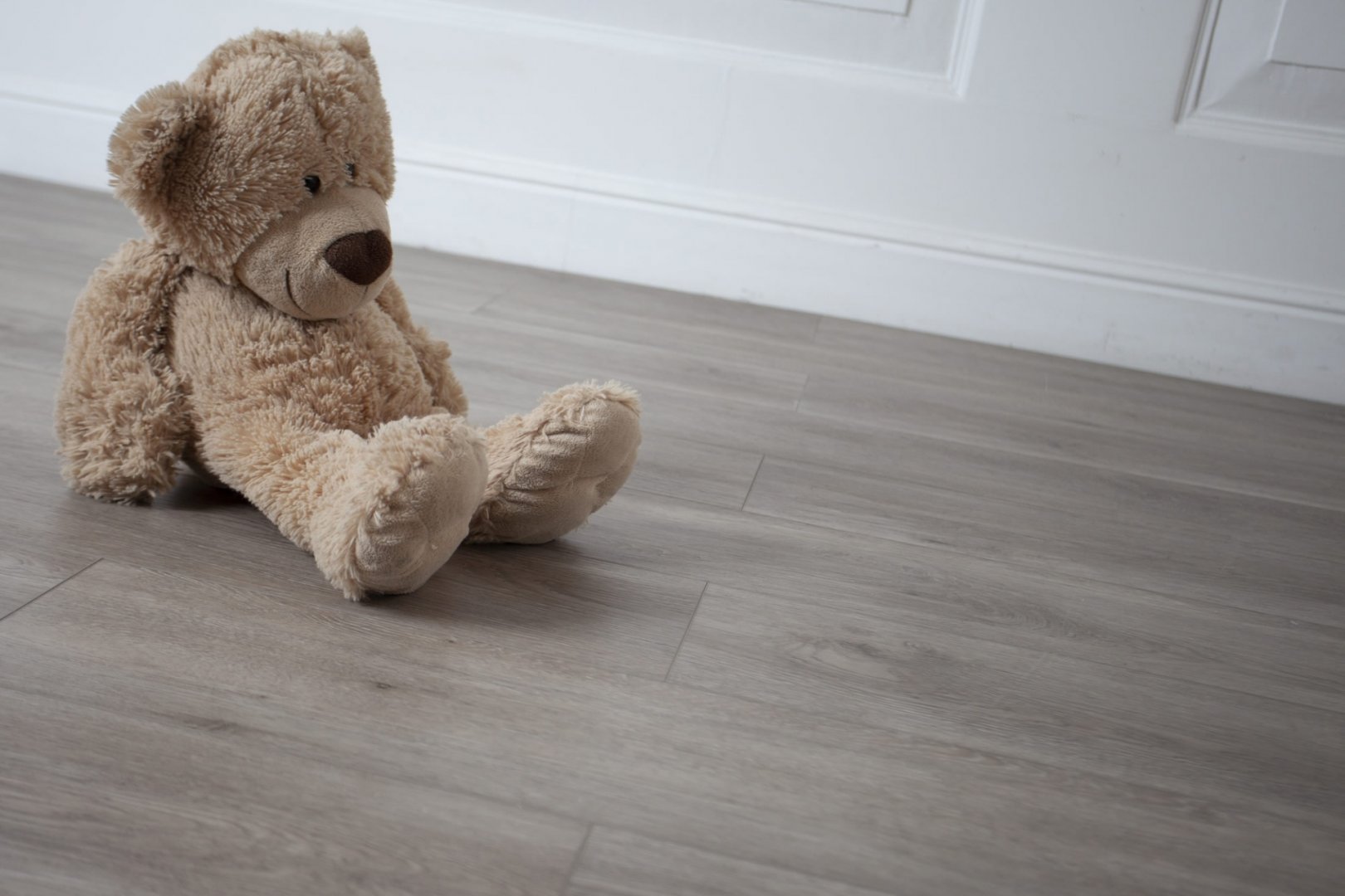 Плитка ПВХ клеевая Damy Floor Дуб Горный Family  1227х187х2,5 (4,13м2), 4V фаска