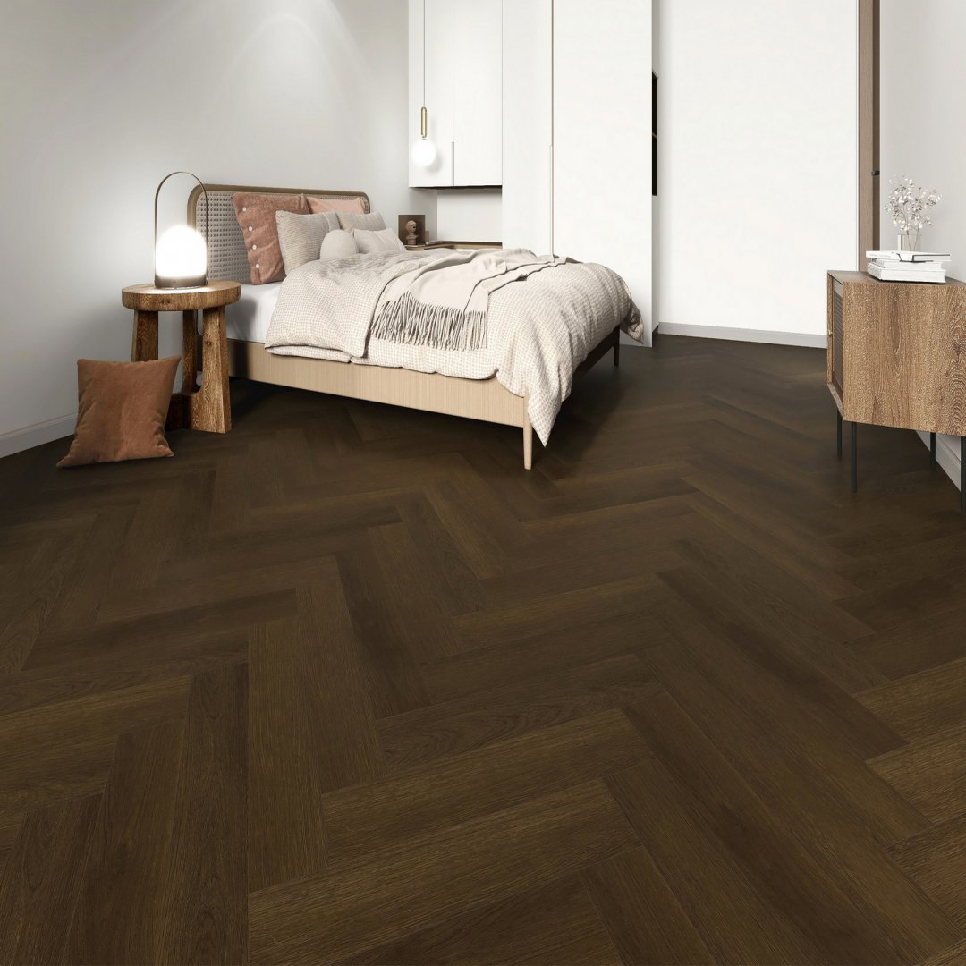 Плитка ПВХ-кварцвинил STRONG STEP Каштан IDEAL Анг. елочка 630х126х5 (1,588м2), 4V фаска