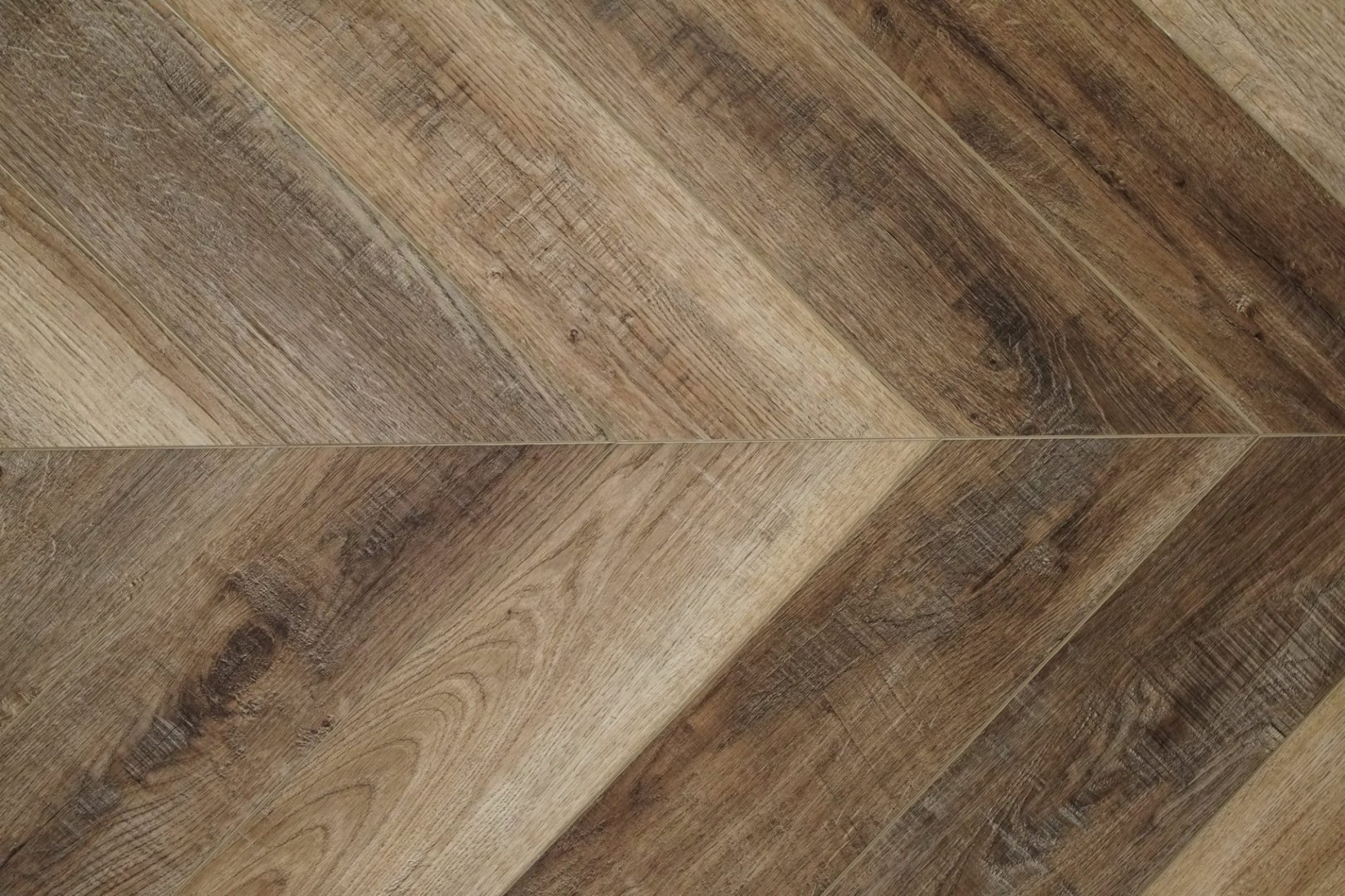 Плитка ПВХ-кварцвинил Damy Floor Амбуаз Chevron 5мм 600х127х5 (1,676м2), 4V фаска