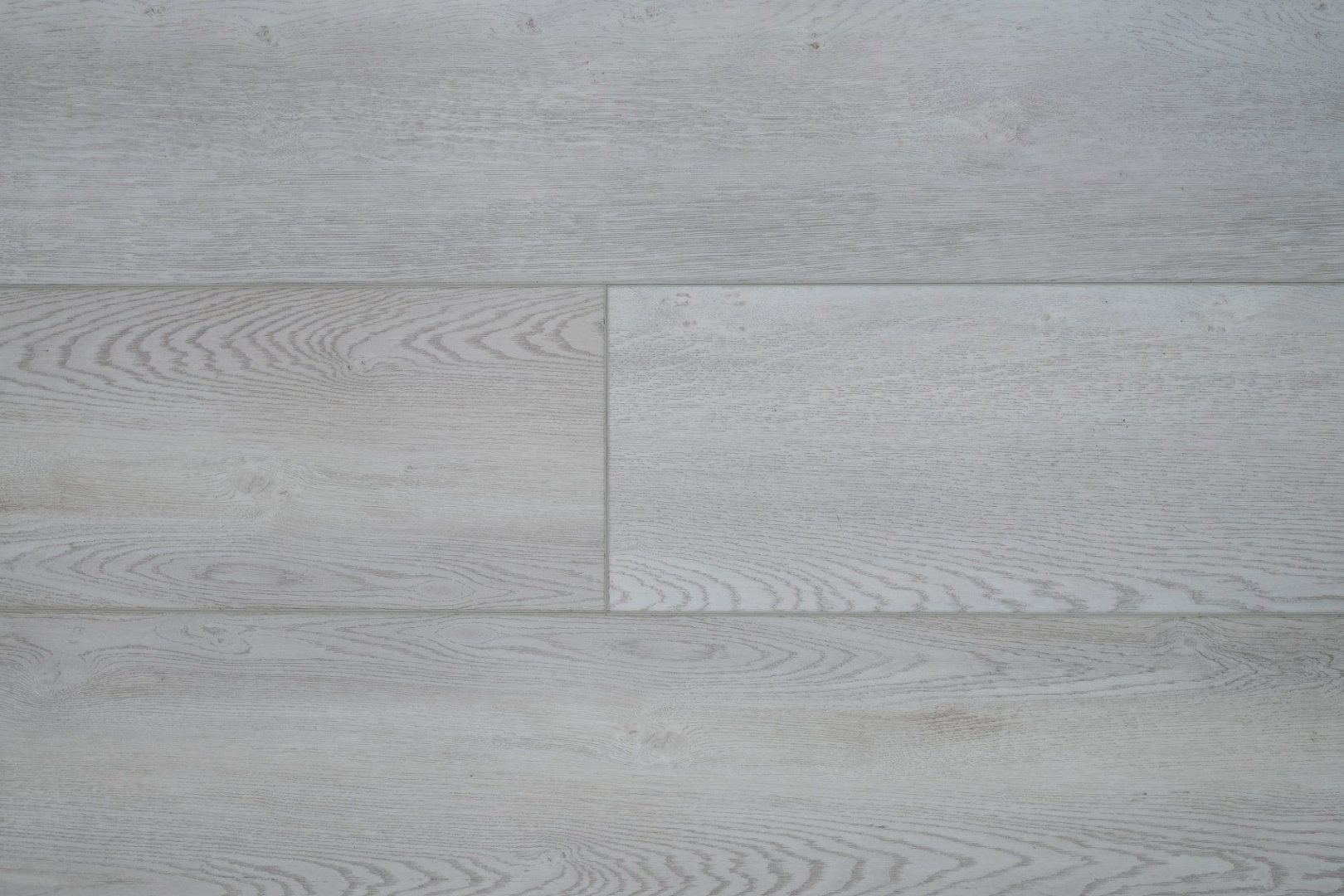 Плитка ПВХ-кварцвинил Damy Floor Дуб Зимний Family 1220х180х4 (2,635м2), 4V фаска