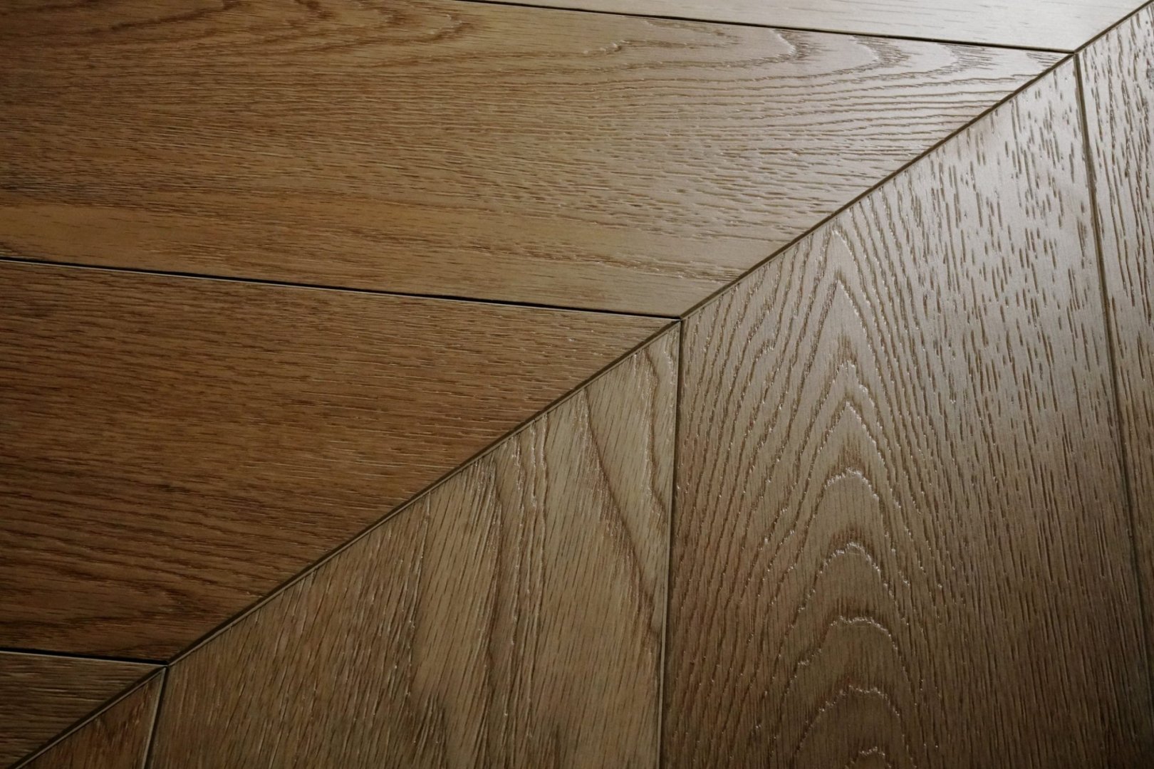 Плитка ПВХ-кварцвинил Damy Floor Тюильри Chevron 5мм 600х127х5 (1,676м2), 4V фаска