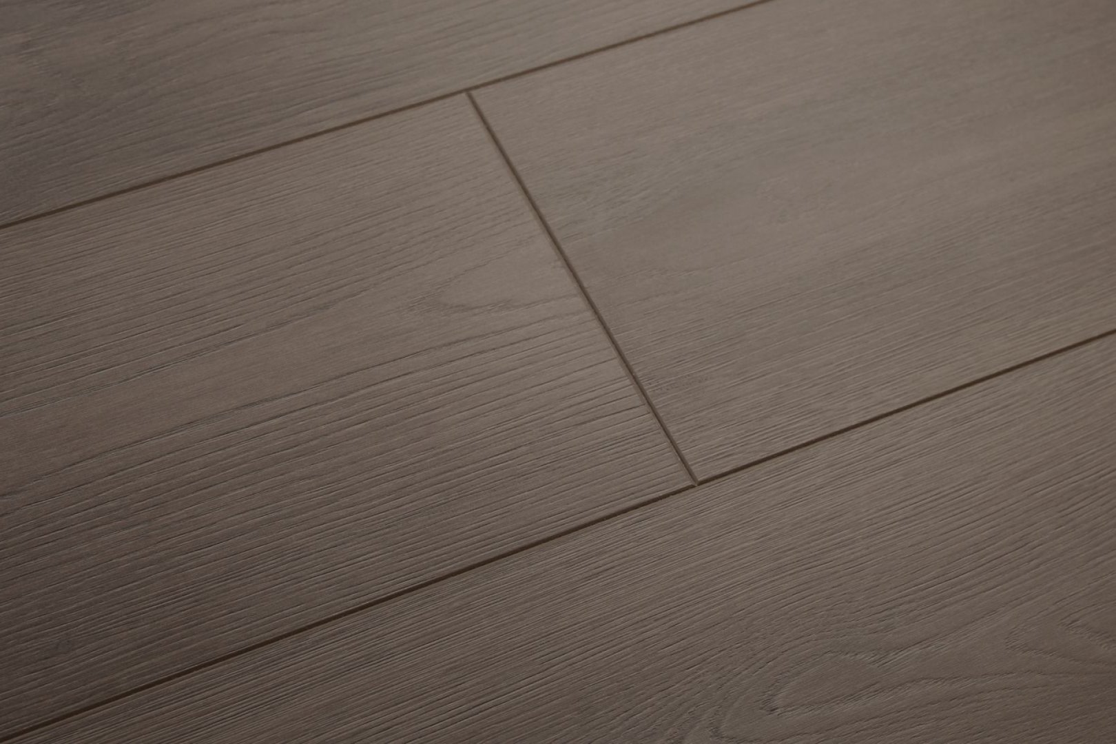 Ламинат Damy Floor Дуб Черный Tradition 1217х196х8 (3,339м2), замок (Uniclic), 4V фаска