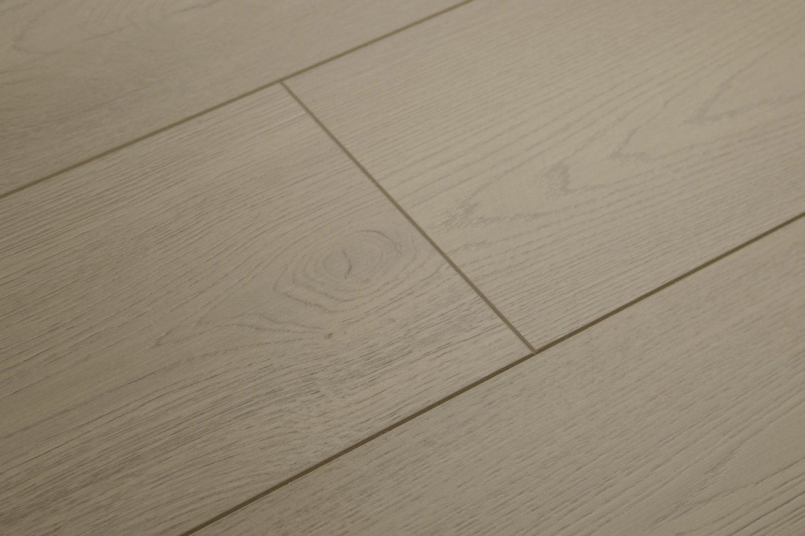 Ламинат Damy Floor Дуб Абернети Tradition 1217х196х8 (3,339м2), замок (Uniclic), 4V фаска