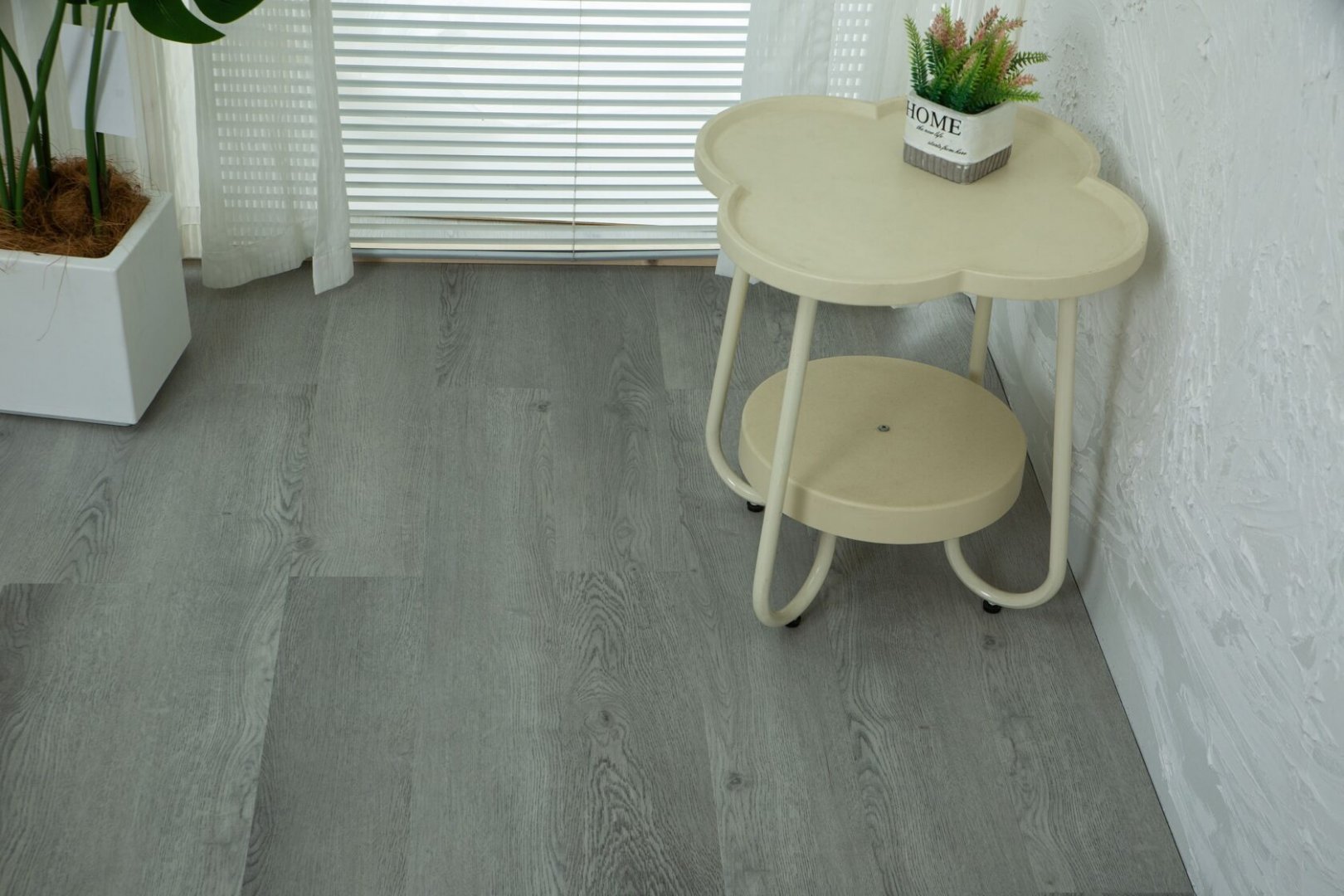 Плитка ПВХ-кварцвинил ONEFLOOR 9033-L LVT клеевая 1227х188х3 (3,23м2), 4V микро-фаска