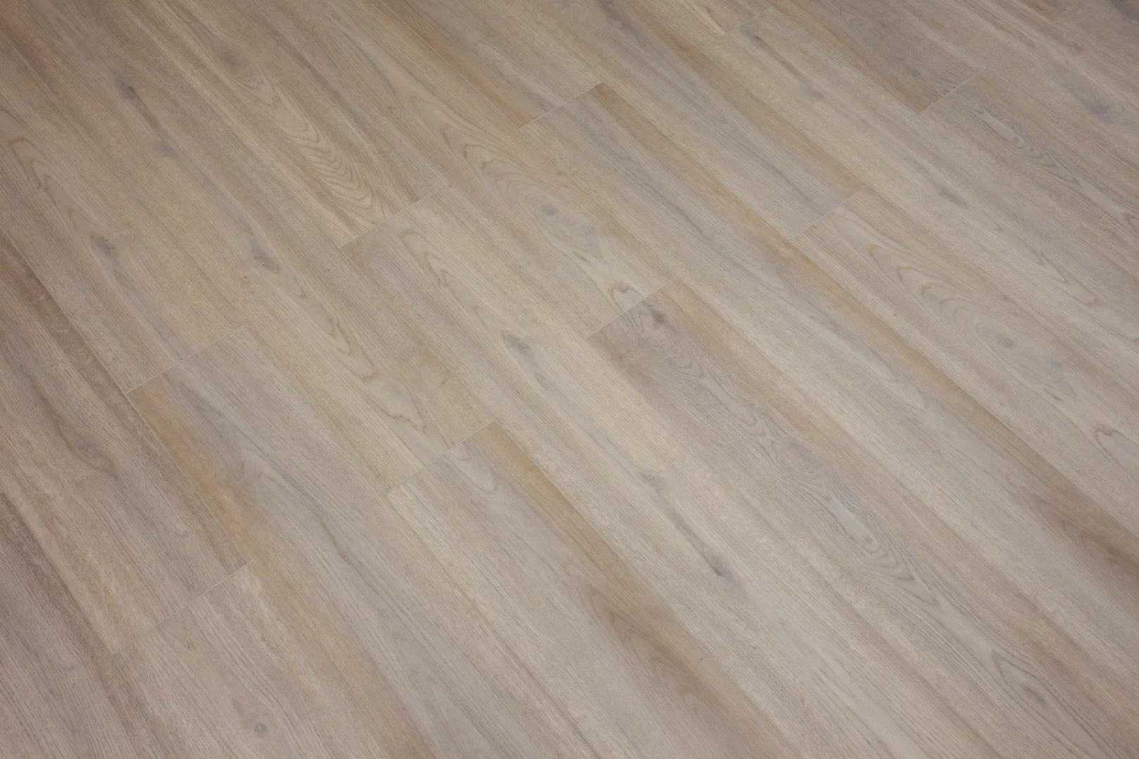Плитка ПВХ-кварцвинил Damy Floor Дуб Натуральный Family 1220х180х4 (2,635м2), 4V фаска