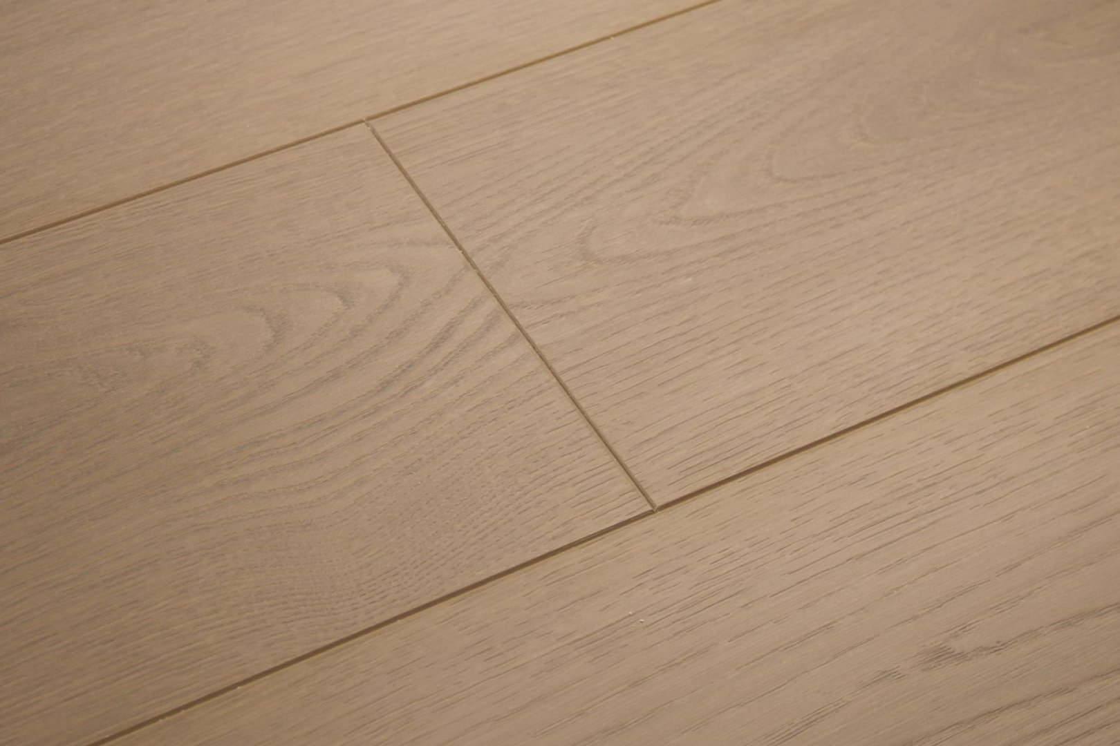 Ламинат Damy Floor Дуб Айфель Tradition 1217х196х8 (3,339м2), замок (Uniclic), 4V фаска