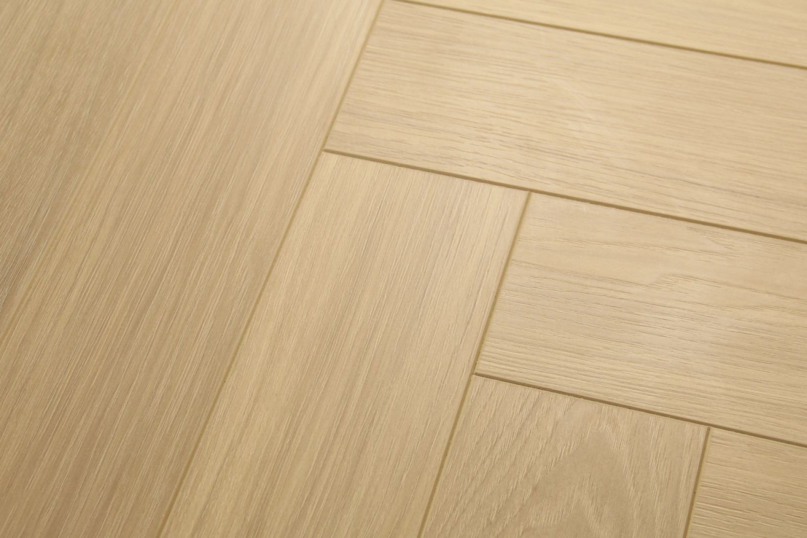 Ламинат Damy Floor Дуб Эйвон Heritage Ёлка 606х101х8 (1,591м2), замок (Uniclic), 4V фаска